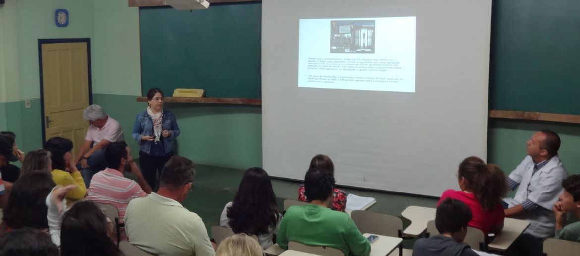 Bullying é tema de Palestra no Colégio Platão