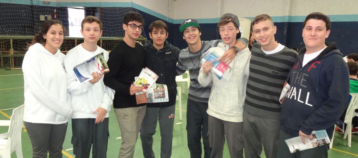 Mostra de Profissões no Colégio Platão de Apucarana