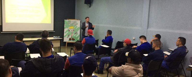 Palestra na 9° SIPAT Frimel Produtos Frigoríficos