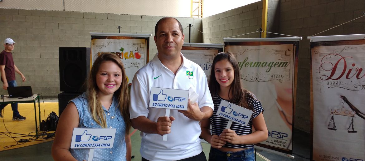 Campanha da FAP agita colégio ganhador da Promoção “Curtir e Compartilhar Vestibular FAP”