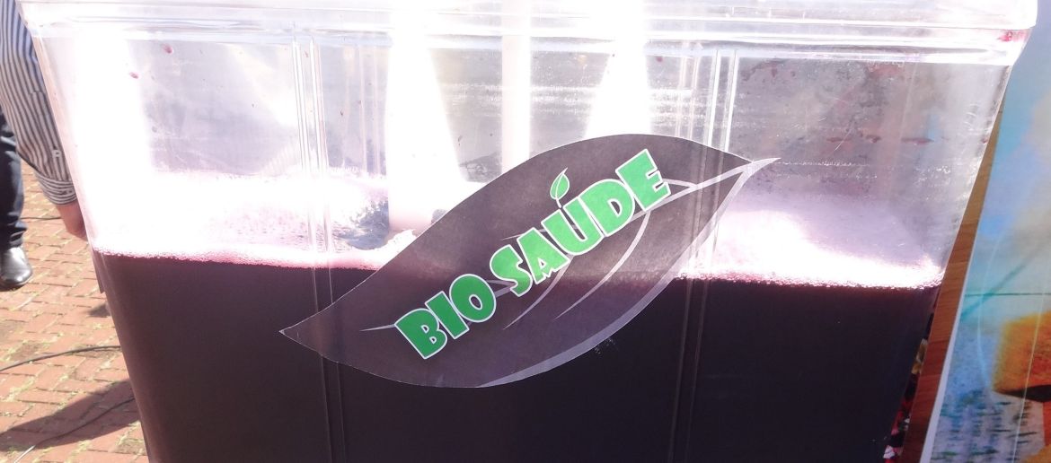 Suco de carvão desenvolvido pelos alunos de Administração